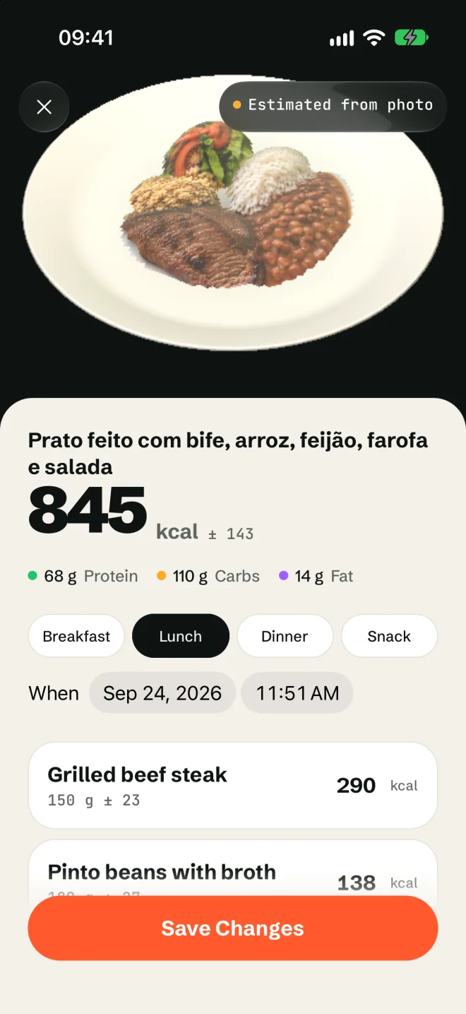 App screen with the scan result: foods, grams and calories on the plate.